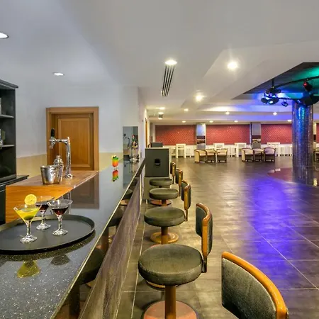 Oezkaymak Select Hotel *