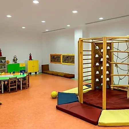 Oezkaymak Select Hotel