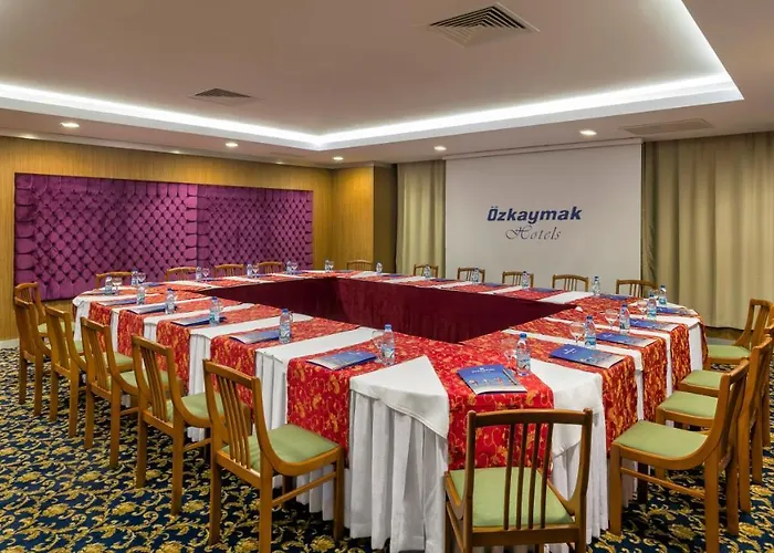 Отель Oezkaymak Select *